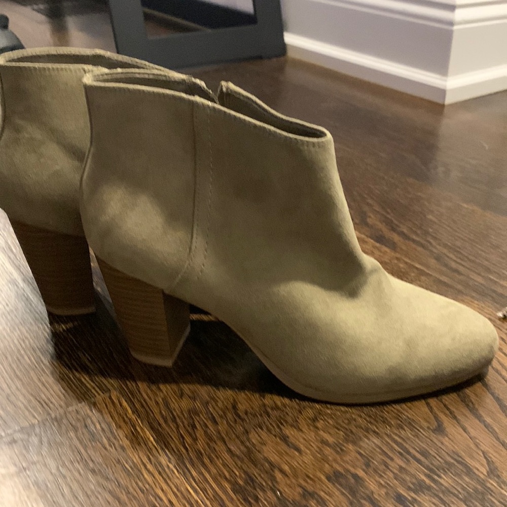 Old navy tan booties